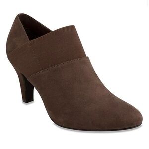 London Fog Brown Ankle Boots (fits for a size 9)